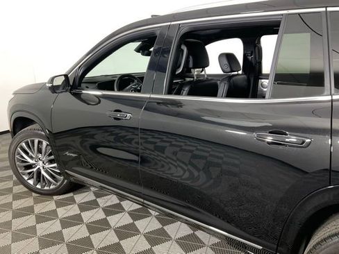 Used 2025 Buick Enclave Avenir w/ Super Cruise Package image 37