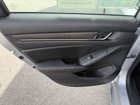 Used 2021 Honda Accord EX-L image 19
