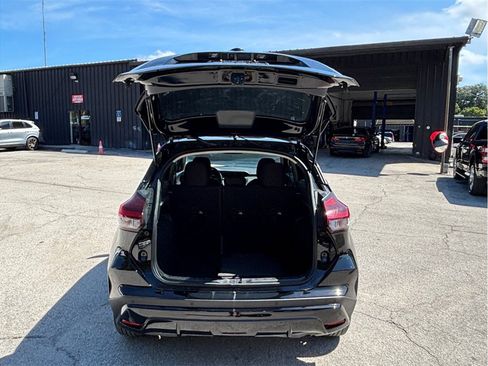 Used 2022 Nissan Kicks S FWD image 39