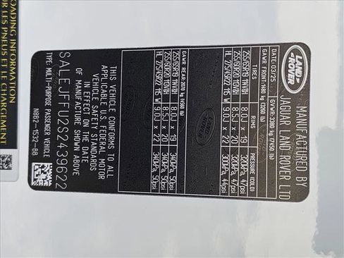 Used 2025 Land Rover Defender 130 S image 20