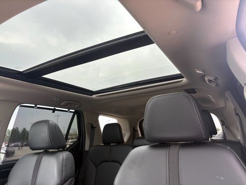 Certified 2025 Honda Pilot Touring image 26