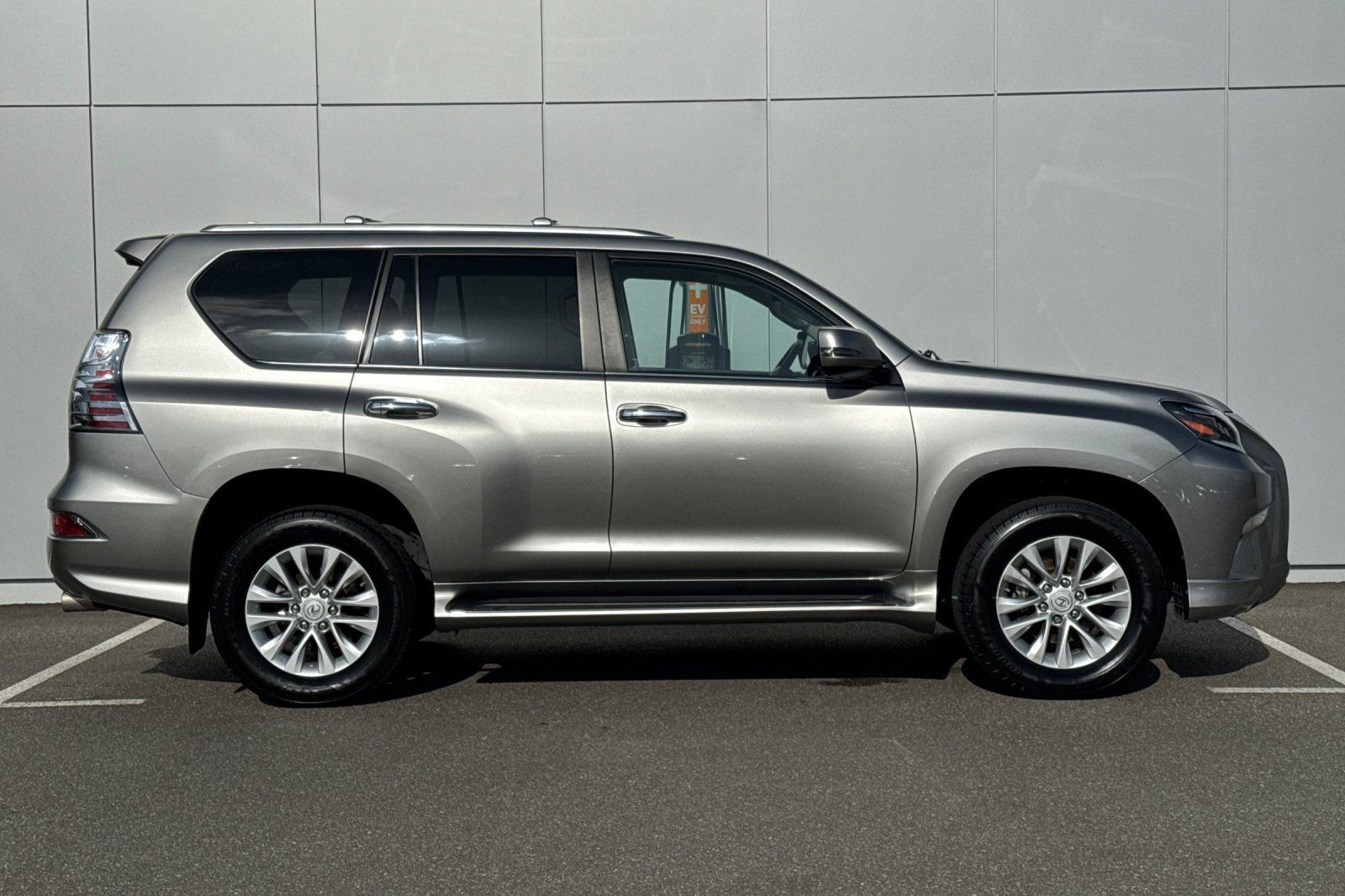 Used 2023 Lexus GX 460 Premium w/ Premium Plus Package AWD/4WD image 6