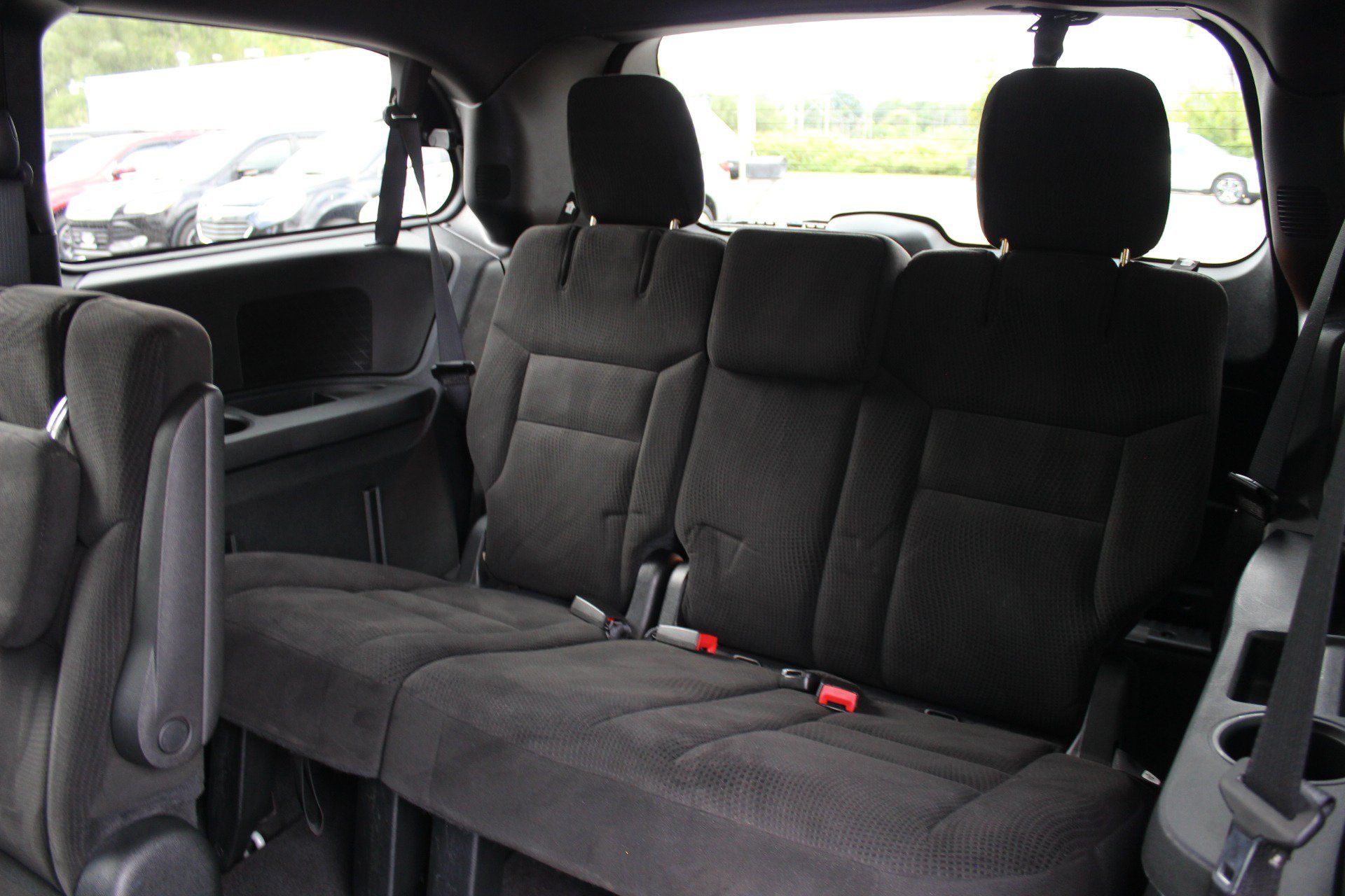 Used 2017 Dodge Grand Caravan SE FWD image 31