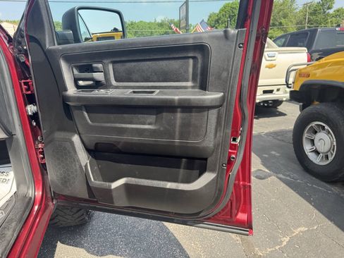 Used 2018 RAM 1500 Express AWD/4WD image 24