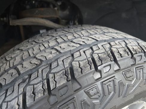 Used 2023 GMC Sierra 1500 SLT w/ SLT Convenience Package image 27