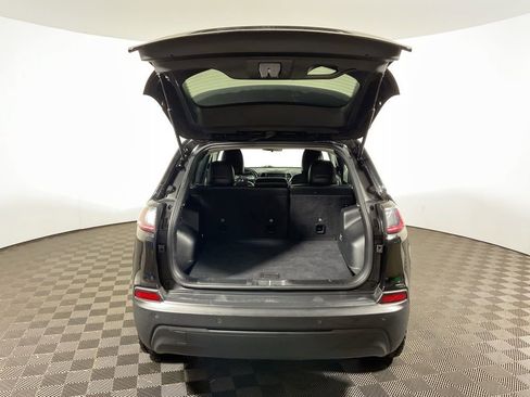 Used 2020 Jeep Cherokee Latitude Plus w/ Cold Weather Group image 12