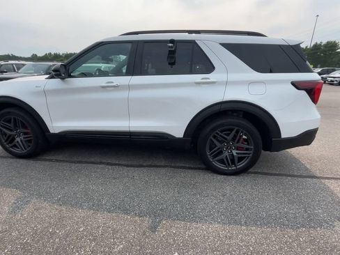 Certified 2025 Ford Explorer ST-Line w/ ST-Line Street Pack AWD/4WD image 16