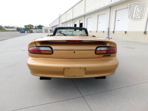 Used 1998 Chevrolet Camaro Z28 image 4