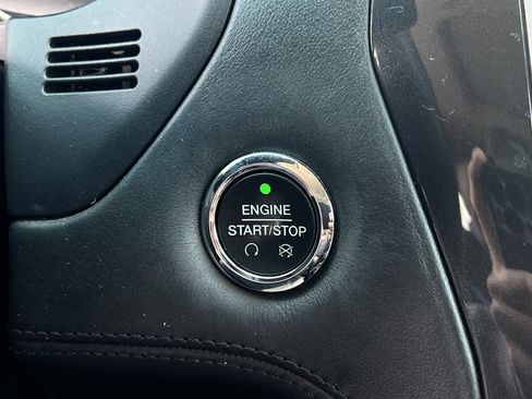 Used 2016 Ford Explorer Platinum image 31