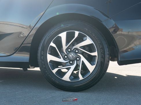 Used 2018 Honda Civic EX image 10
