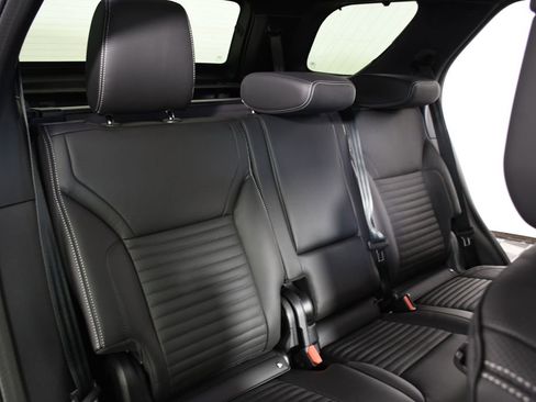 Used 2026 Land Rover Discovery Limited Edition AWD/4WD image 23