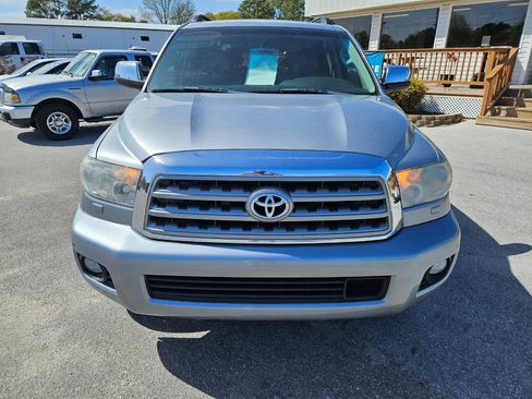 Used 2016 Toyota Sequoia Platinum AWD/4WD image 2