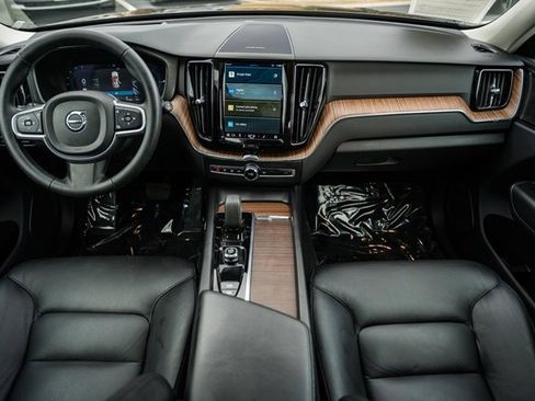 Certified 2022 Volvo XC60 T8 Inscription Expression w/ Advanced Package image 21