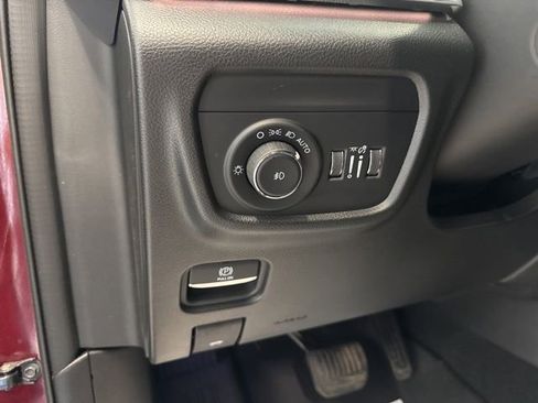 Used 2024 Jeep Grand Cherokee Overland w/ Luxury Tech Group IV AWD/4WD image 26