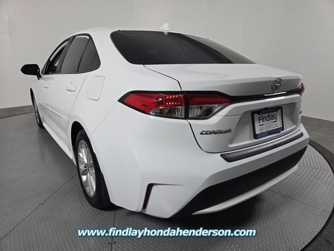 Used 2022 Toyota Corolla LE w/ LE Premium Package FWD image 4