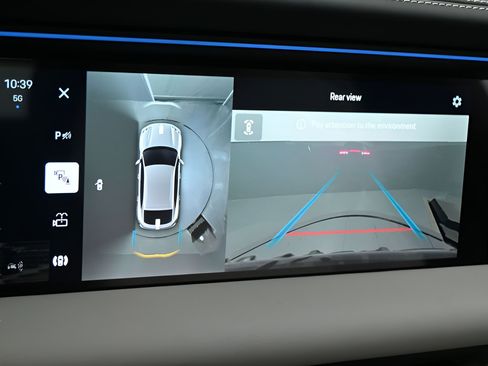 Certified 2025 Porsche Macan 4S Electric AWD/4WD image 17