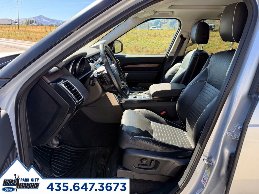 Used 2017 Land Rover Discovery HSE AWD/4WD image 12