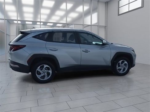 Used 2023 Hyundai Tucson SE image 9