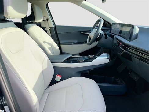 Used 2022 Kia EV6 Wind image 28
