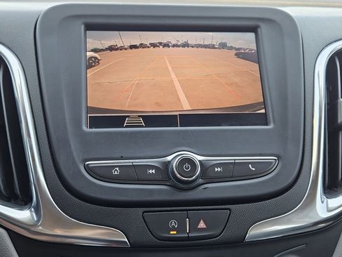Used 2022 Chevrolet Equinox LS w/ Driver Confidence II Package FWD image 21