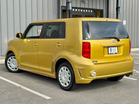 Used 2008 Scion xB FWD image 7