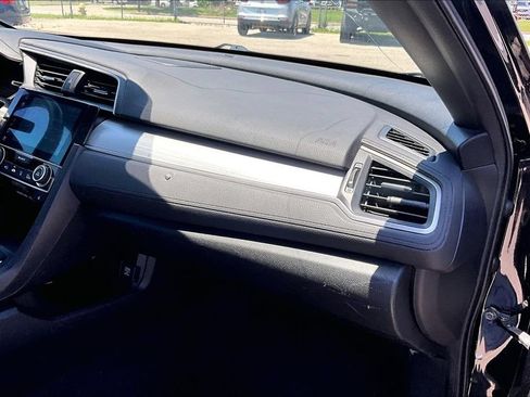 Used 2017 Honda Civic Touring image 19