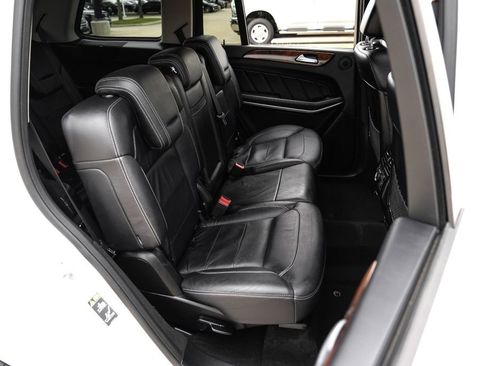 Used 2015 Mercedes-Benz GL 550 4MATIC image 34