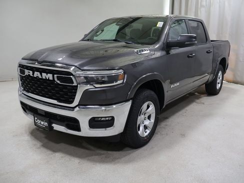 New 2026 RAM 1500 4x4 Crew Cab image 3