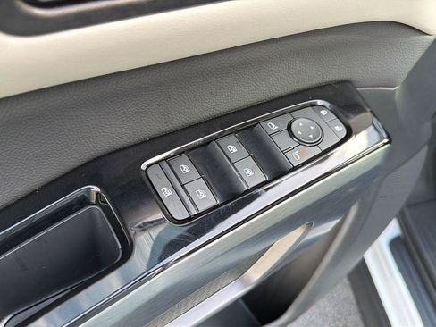 New 2026 Nissan Pathfinder SL FWD image 31