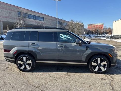 Used 2024 Hyundai Santa Fe Limited image 17