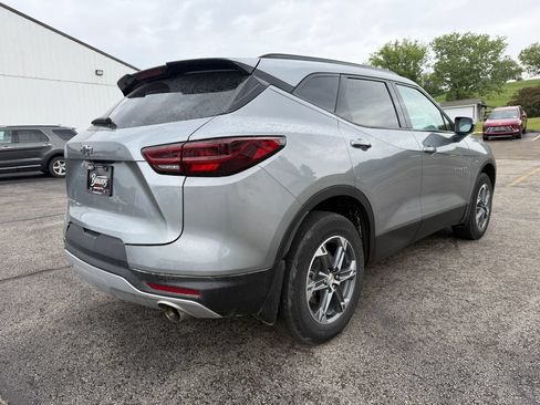 Used 2024 Chevrolet Blazer LT AWD/4WD image 3
