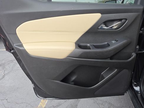 Used 2022 Chevrolet Traverse LS AWD/4WD image 25