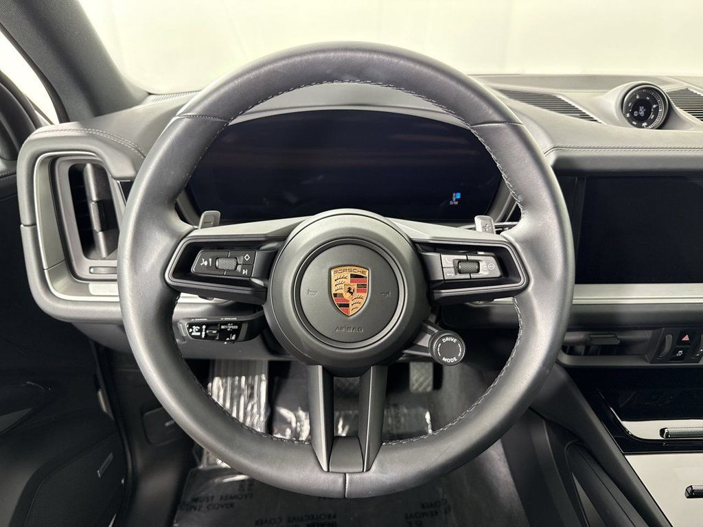 Certified 2026 Porsche Cayenne AWD/4WD image 36