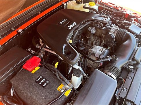 Used 2018 Jeep Wrangler Unlimited Rubicon AWD/4WD image 33