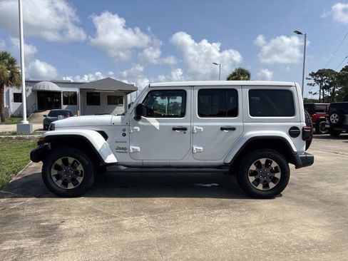 Used 2020 Jeep Wrangler Unlimited Sahara AWD/4WD image 6