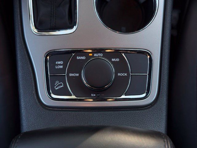 Used 2021 Jeep Grand Cherokee Limited w/ Trailer Tow Group IV AWD/4WD image 37