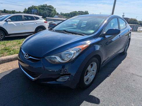 Used 2013 Hyundai Elantra GLS w/ Preferred Pkg FWD image 3