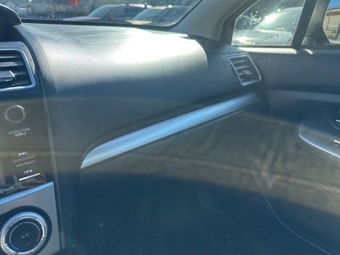 Used 2017 Subaru Crosstrek 2.0i Premium image 18