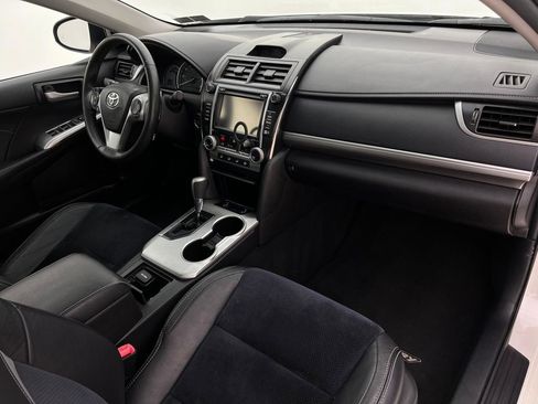 Used 2014 Toyota Camry SE w/ Leather Package image 12