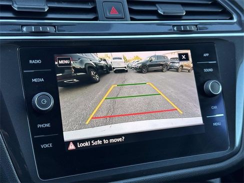 Used 2019 Volkswagen Tiguan SE image 25