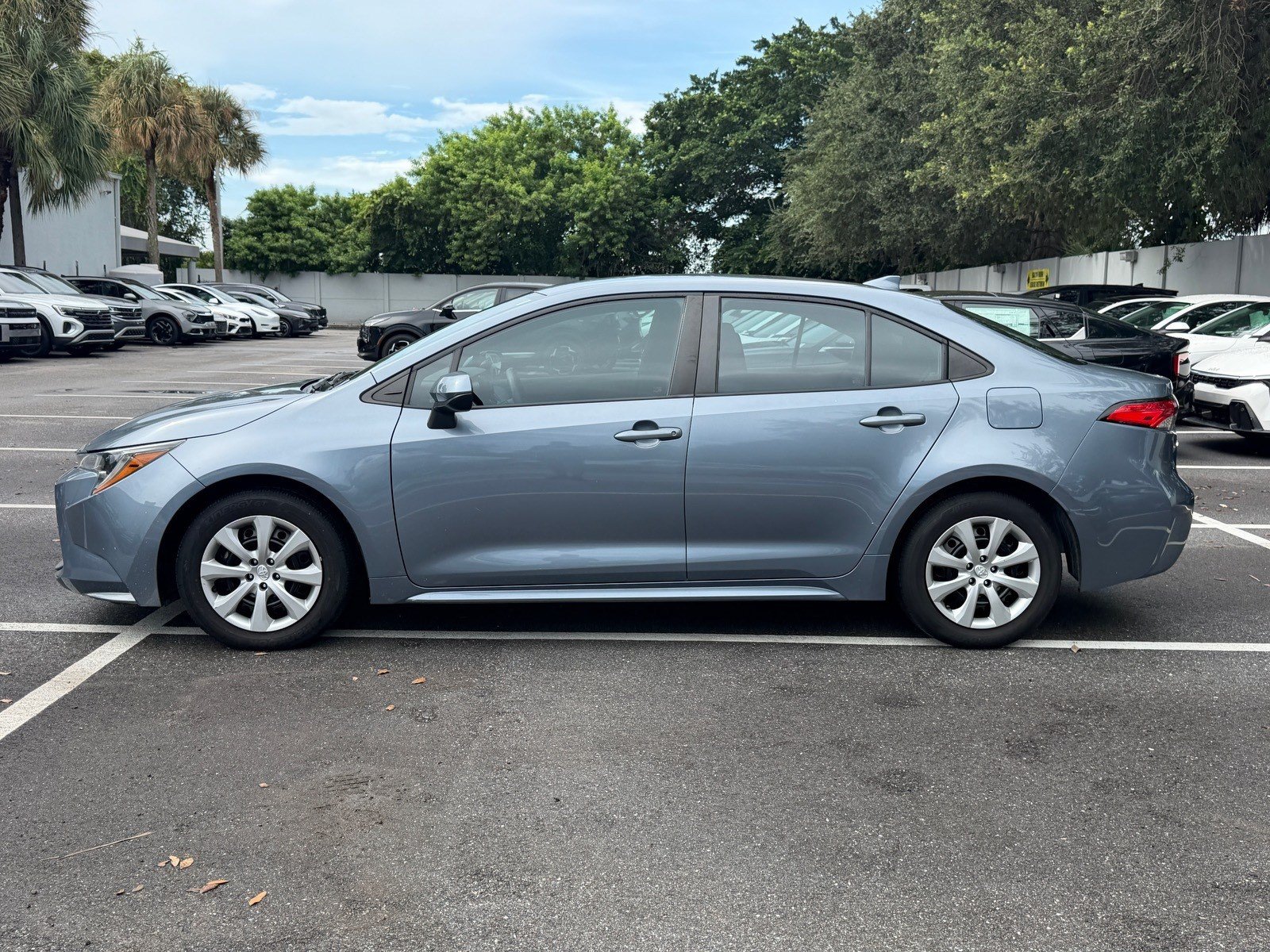Used 2024 Toyota Corolla LE FWD image 4