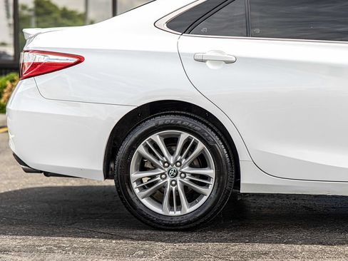 Used 2017 Toyota Camry SE FWD image 11