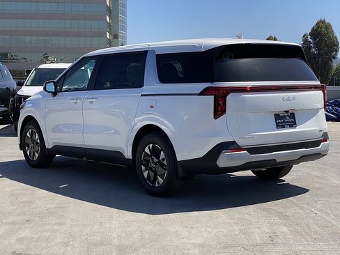 New 2026 Kia Carnival LXS FWD image 6