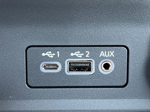 New 2025 Nissan Sentra SR image 6