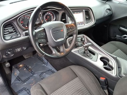 Used 2020 Dodge Challenger SXT RWD image 16