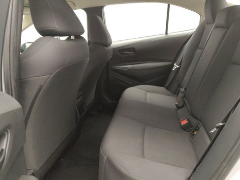 Used 2022 Toyota Corolla LE image 18