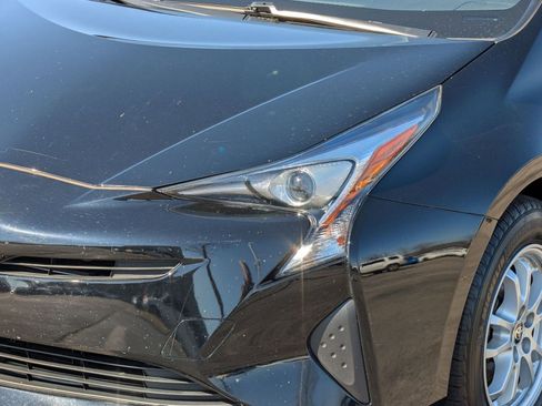 Used 2016 Toyota Prius Three image 11
