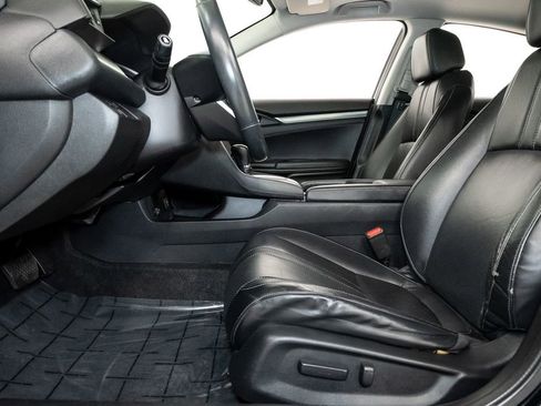 Used 2016 Honda Civic Touring image 11