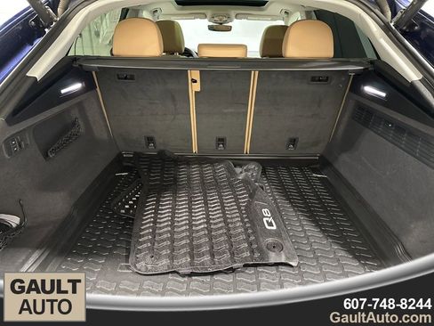 Used 2022 Audi Q8 Prestige w/ Prestige Package image 15