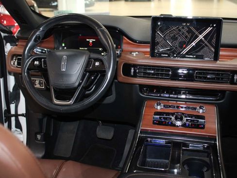 Used 2020 Lincoln Aviator Reserve w/ Equipment Group 202A image 17